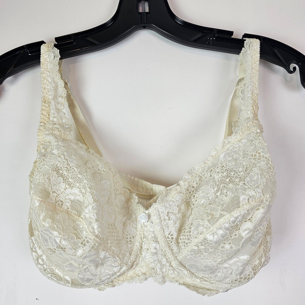 Vintage Victorias Secret Ivory Floral Lace Underwire Bra 38C Style 3626